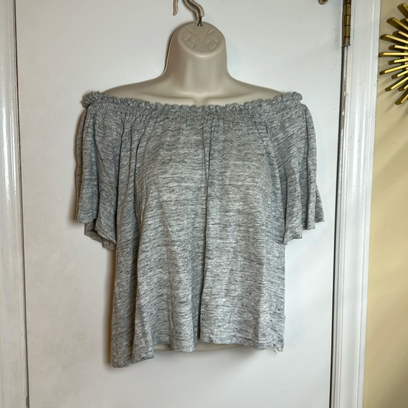 Grey gap off the shoulder top - Picture 1 of 5